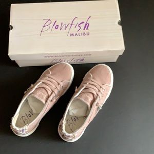 BLOWFISH Malibu LowTop Dusty Pink SneakersSize 6.5